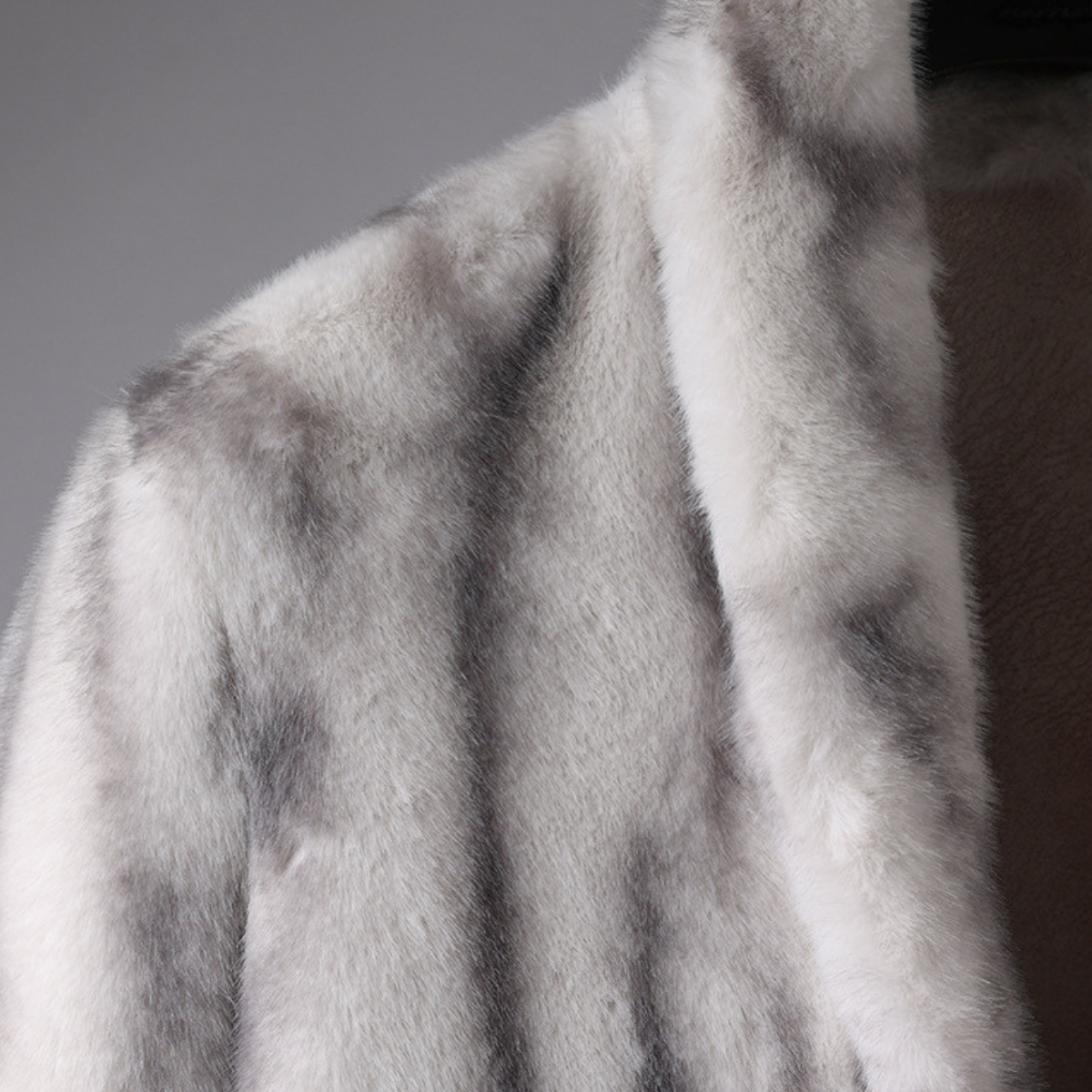 Women's Luxurious Fur Coat-Outfit2Go