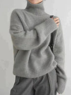 Women's Oversized Wool Turtleneck with Ribbed Cuffs – Casual Style-Outfit2Go