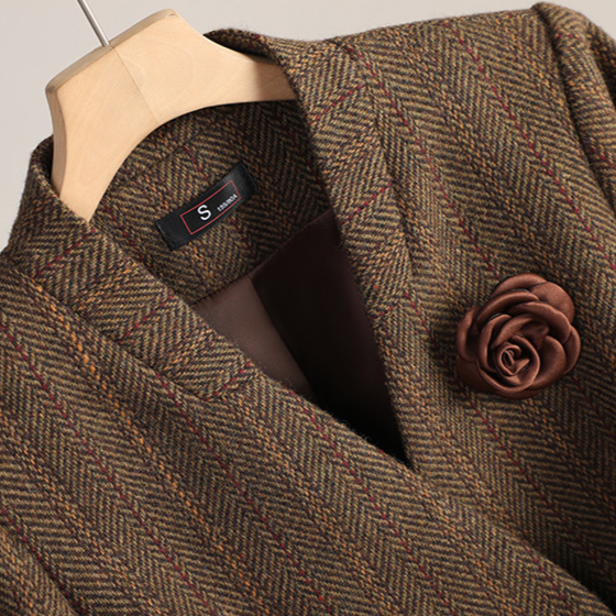 Women's Tweed Blazer - Stylish and Versatile Outerwear
