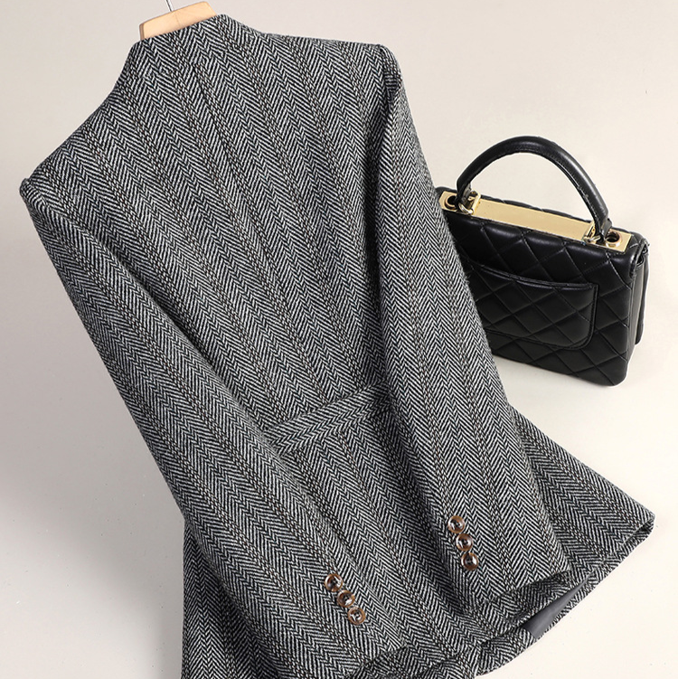 Women's Tweed Blazer - Stylish and Versatile Outerwear