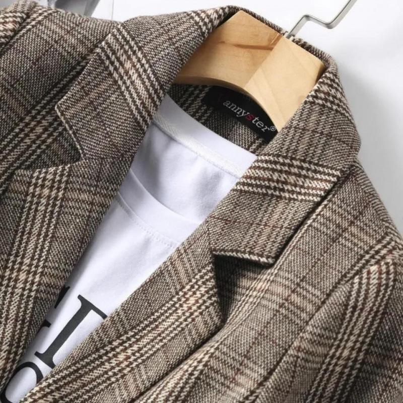 Women's Check Blazer - Stylish and Versatile Outerwear